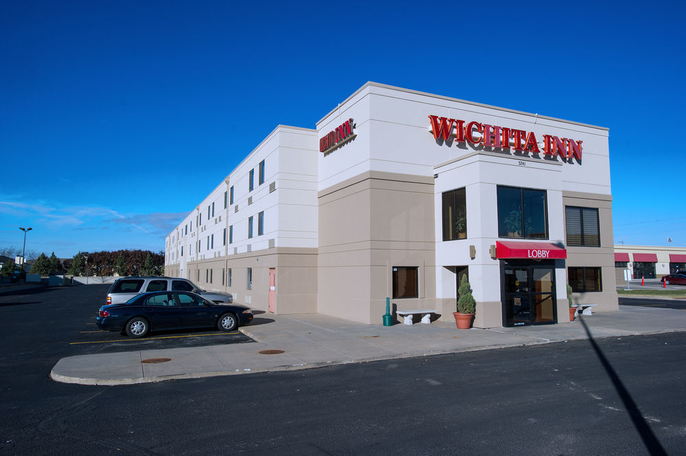 Hotel Super 8 By Wyndham Wichita North Exterior foto
