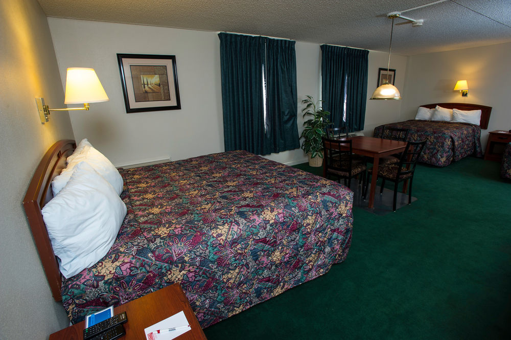 Hotel Super 8 By Wyndham Wichita North Exterior foto