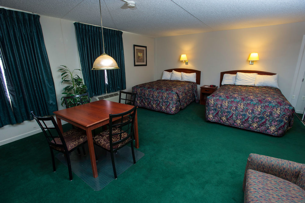 Hotel Super 8 By Wyndham Wichita North Exterior foto