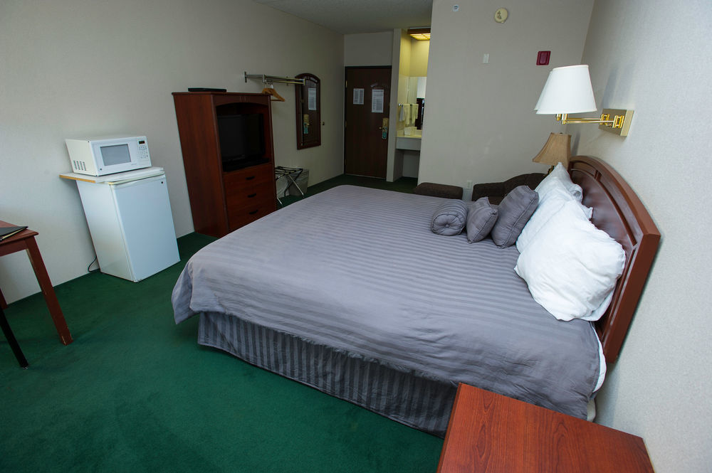 Hotel Super 8 By Wyndham Wichita North Exterior foto