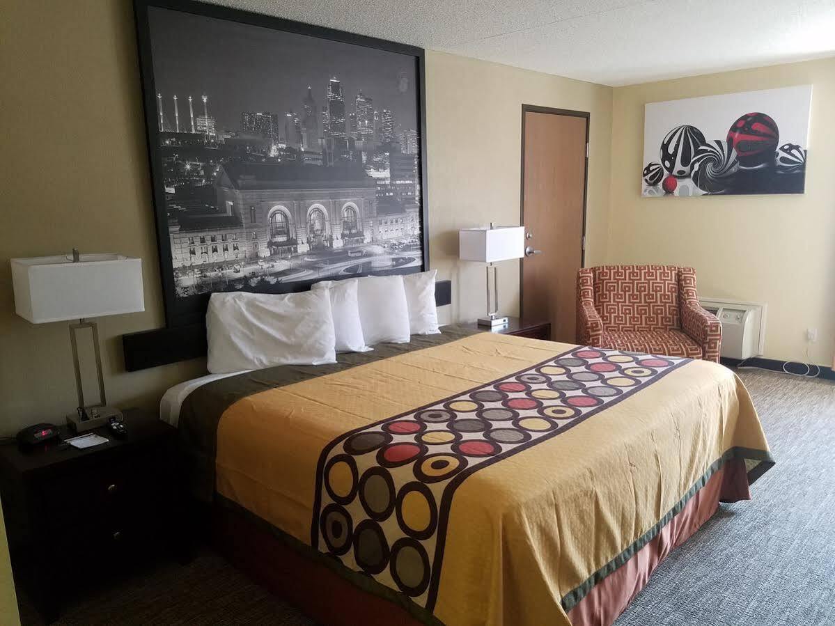 Hotel Super 8 By Wyndham Wichita North Exterior foto